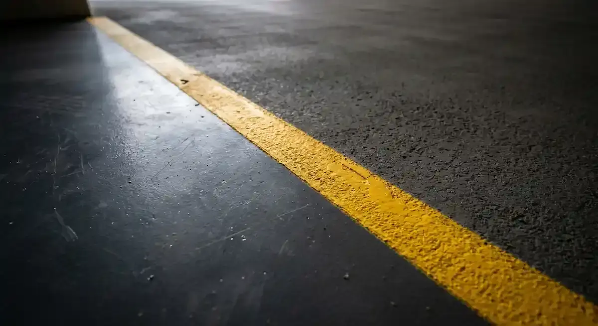 單一停車格標線與車道空間的微觀對比