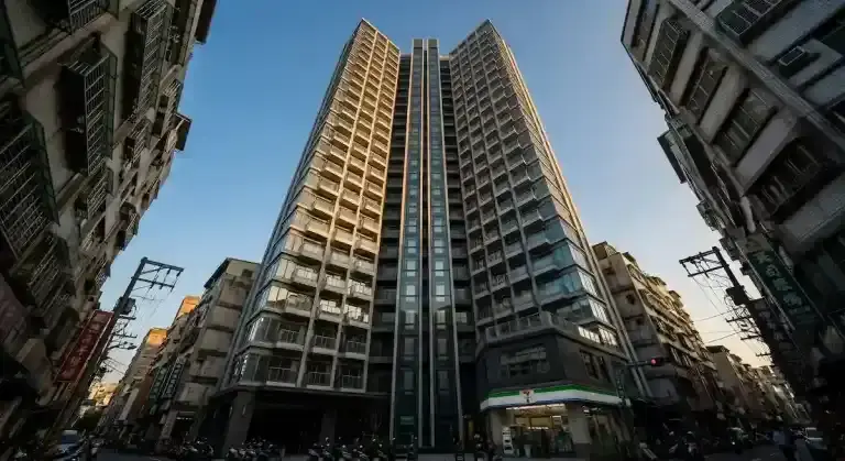 蘆洲「新樸王樣」實價解析:均價 79 萬、35.8% 公設,微型住宅的得房率與 TCO 精算